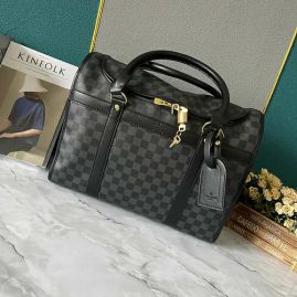 Picture of LV Mens Bags _SKUfw147523935fw